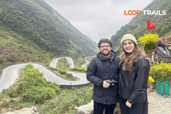 take photo in tham ma pass