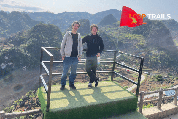 take photos in m pass on ha giang loop