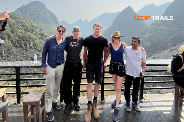 take photos in ma pi leng pass with looptrails