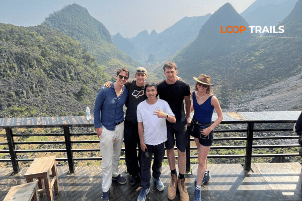 take photos in ma pi leng pass with looptrails