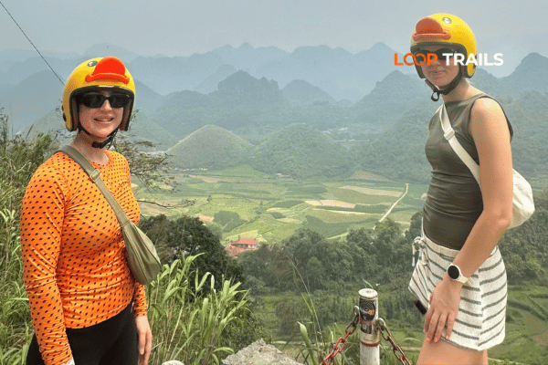 take photos in quan ba twins moutain