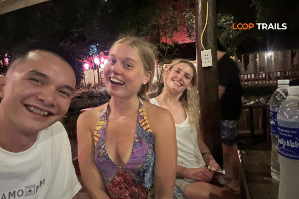 tourists of looptrails at homestay in dong van