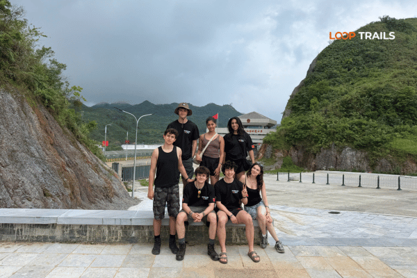 visit border of vietnam and china with looptrails