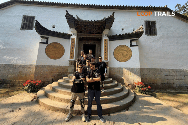 visit king's vuong palace with looptrails