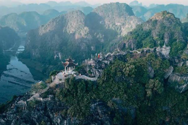 Mua Cave viewpoint Ninh Binh Vietnam panorama rice fields limestone
