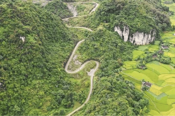 xuan truong valley in cao bang province