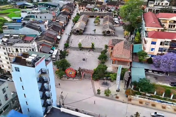 dong van old quarter guide